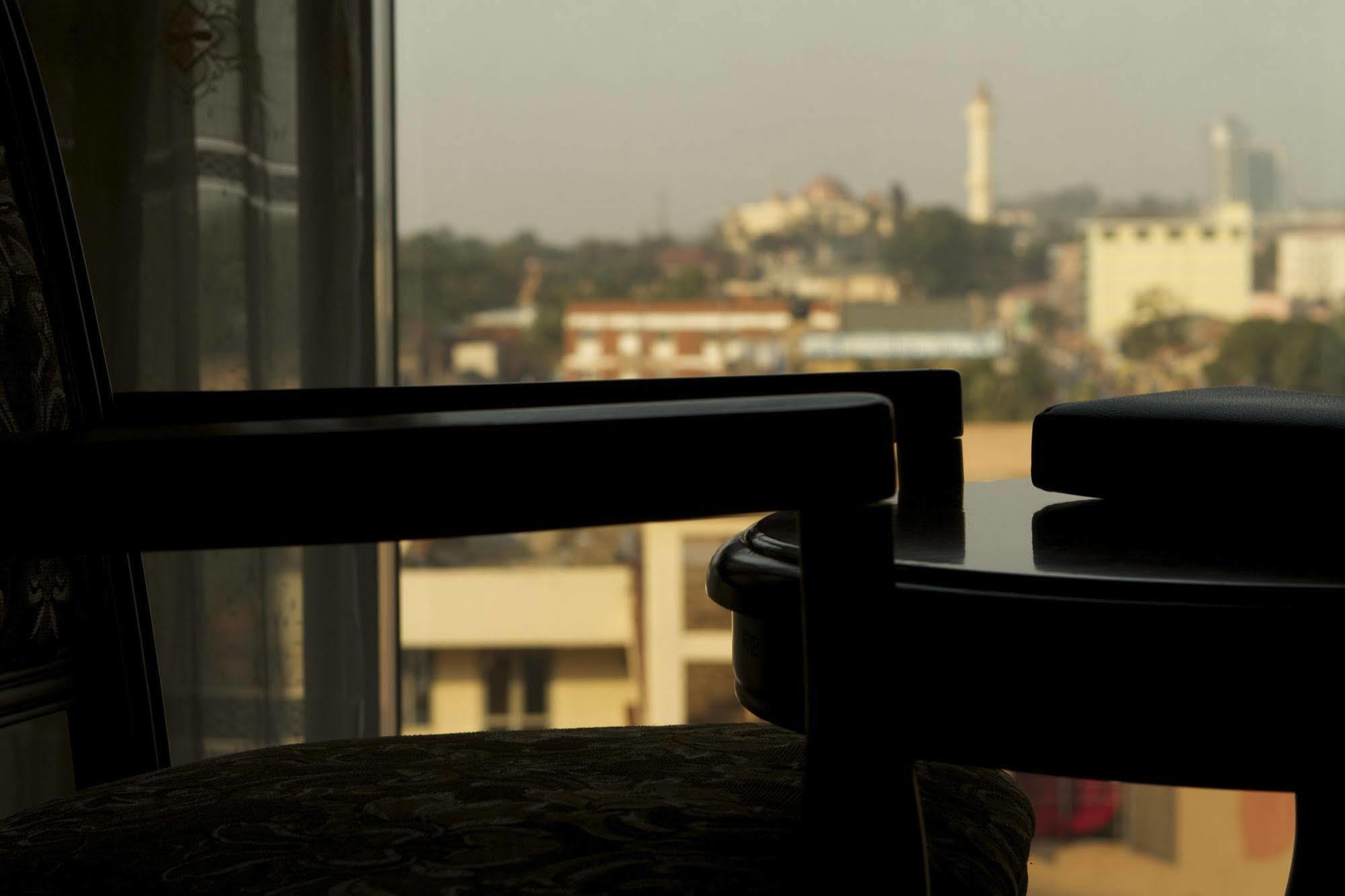 Hotel Sojovalo Kampala Exteriör bild